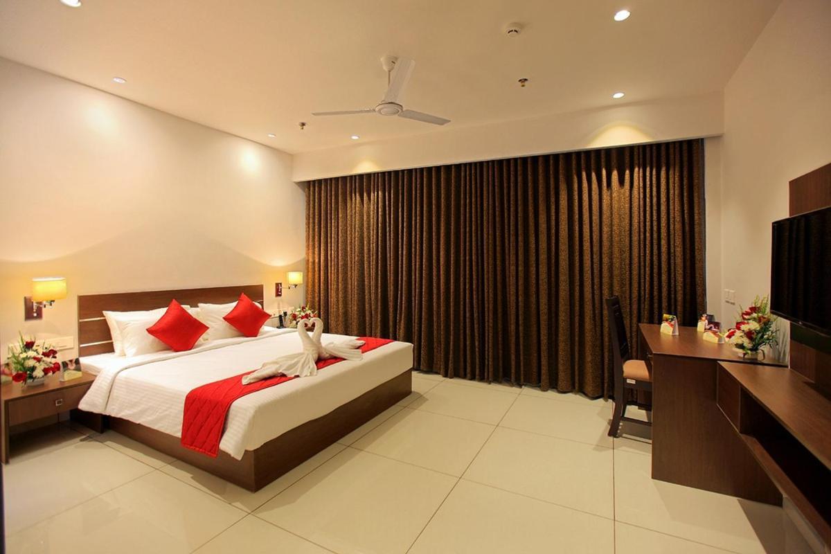 Hotel San Kollam Exterior photo